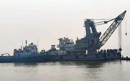 ৮ দিন পর ডুবে যাওয়া ফেরি উদ্ধার করলো রজনীগন্ধা