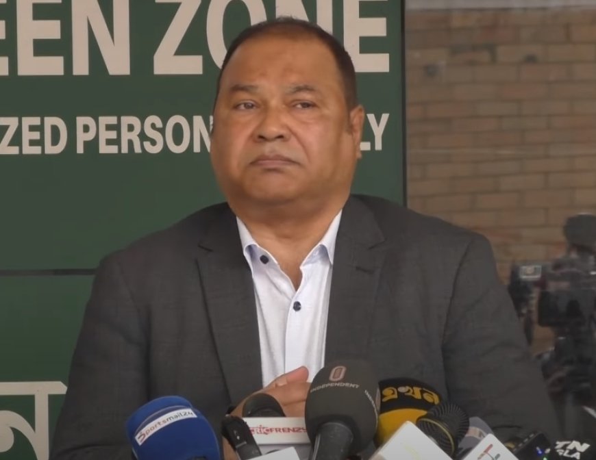 জাতীয় দলের প্রধান নির্বাচক লিপু খেলোয়াড়দের রাজনীতিতে দেখতে চান না .