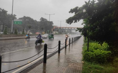 রাজধানীতে স্বস্তির বৃষ্টি