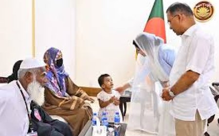 হাটহাজারীতে নিহত দুই সেনাসদস্যের পরিবারকে প্রধানমন্ত্রীর আর্থিক সহায়তা