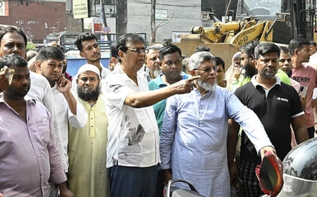 ফুটপাতে দোকান বসালেই মামলা, মালামাল জব্দ