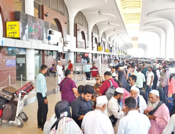ঢাকা থেকে ৫১ ফ্লাইট বাতিল, ৫ হাজারের বেশি যাত্রী ভোগান্তিতে