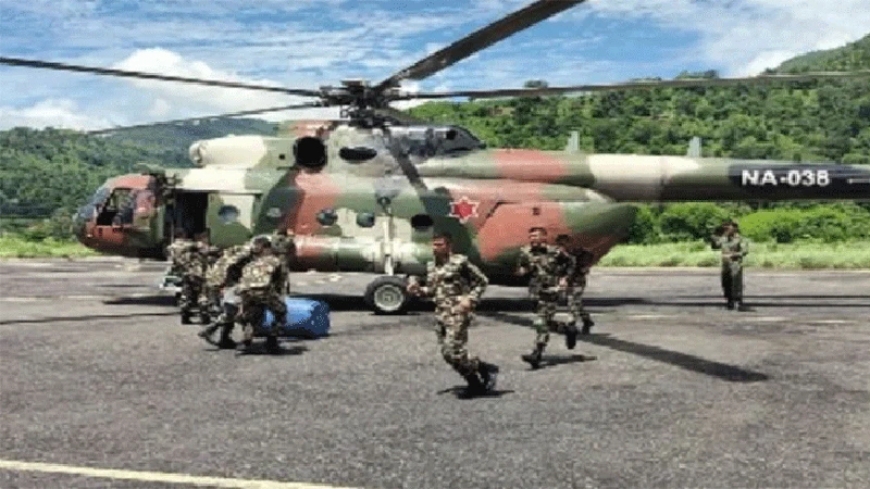 নেপালে আবারও ভূমিধস, পাহাড়ে আটকা পড়াদের হেলিকপ্টারে উদ্ধার